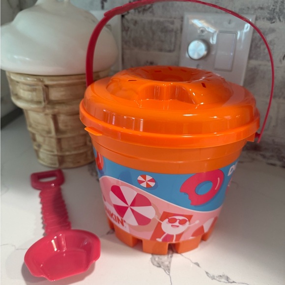 NWT Dunkin Donuts Limited Edition Beach Bucket and Shovel - Picture 10 of 10